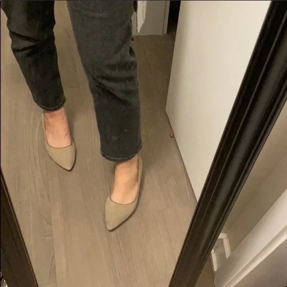 Adrienne Vittadini Falla Suede Greige Low Heels - Picture 7 of 8